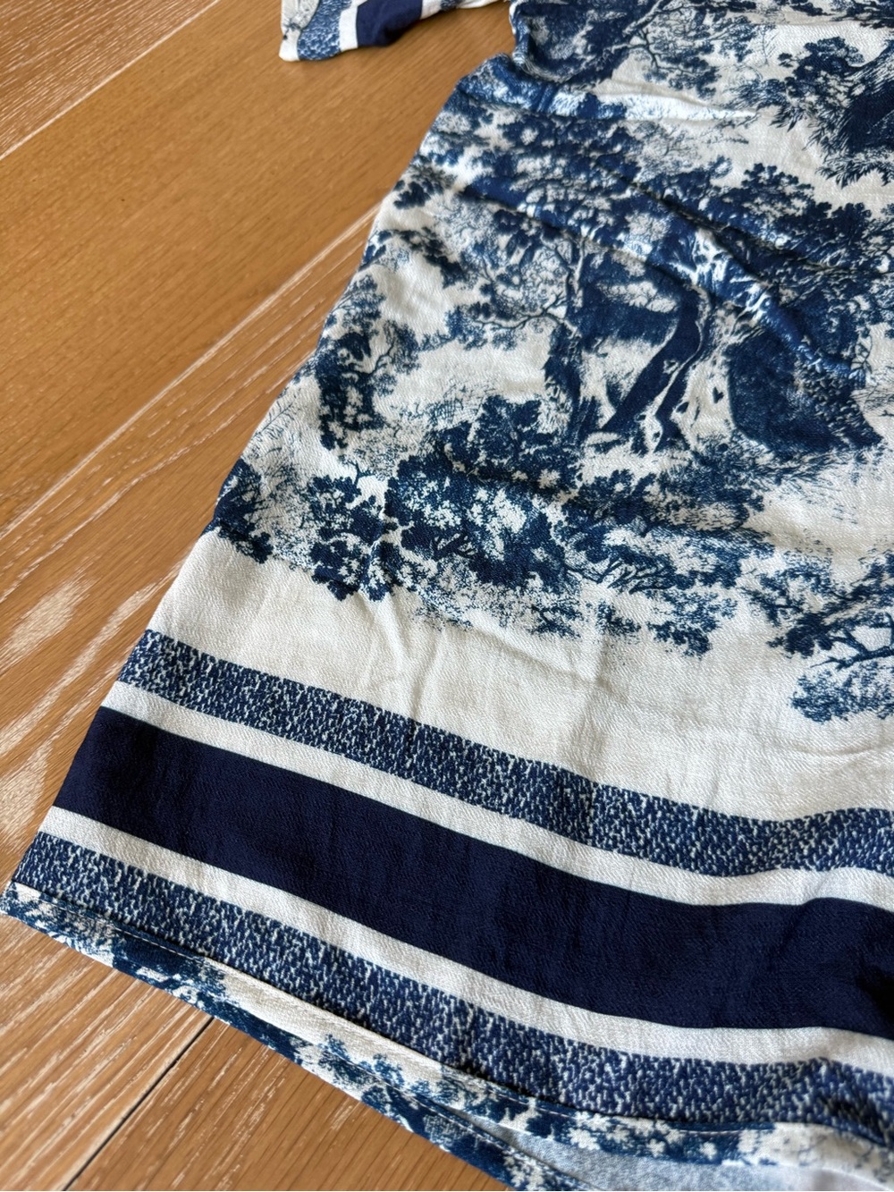 Commense Blue Toile Print Short Set - Button Front Shirt & Shorts - size Medium - Picture 15 of 16